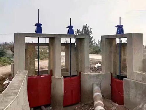 單吊點(diǎn)螺桿啟閉機(jī)：小型取水口的便捷操作配置