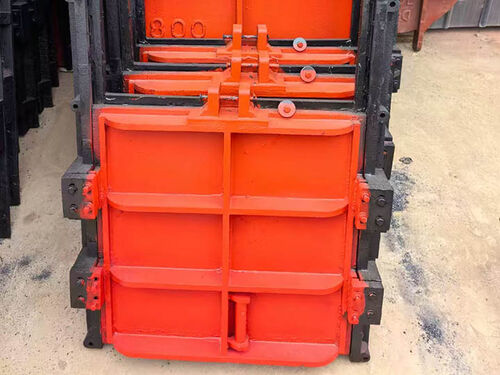 標(biāo)題：3×3米雙吊點(diǎn)閘門(mén)實(shí)操指南：沉沙池**運(yùn)行的秘密，電機(jī)轉(zhuǎn)速差≤5%是關(guān)鍵！整體外觀 | 通用型結(jié)構(gòu) | 閘門(mén)整體結(jié)構(gòu)展示