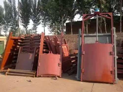 水庫(kù)出水扣雙向轉(zhuǎn)動(dòng)斜拉閘門(mén) 雙向轉(zhuǎn)動(dòng) 斜拉操作 密封好｜高可靠性啟閉系統(tǒng)，專(zhuān)為大型水庫(kù)泄流設(shè)計(jì)產(chǎn)品實(shí)物圖